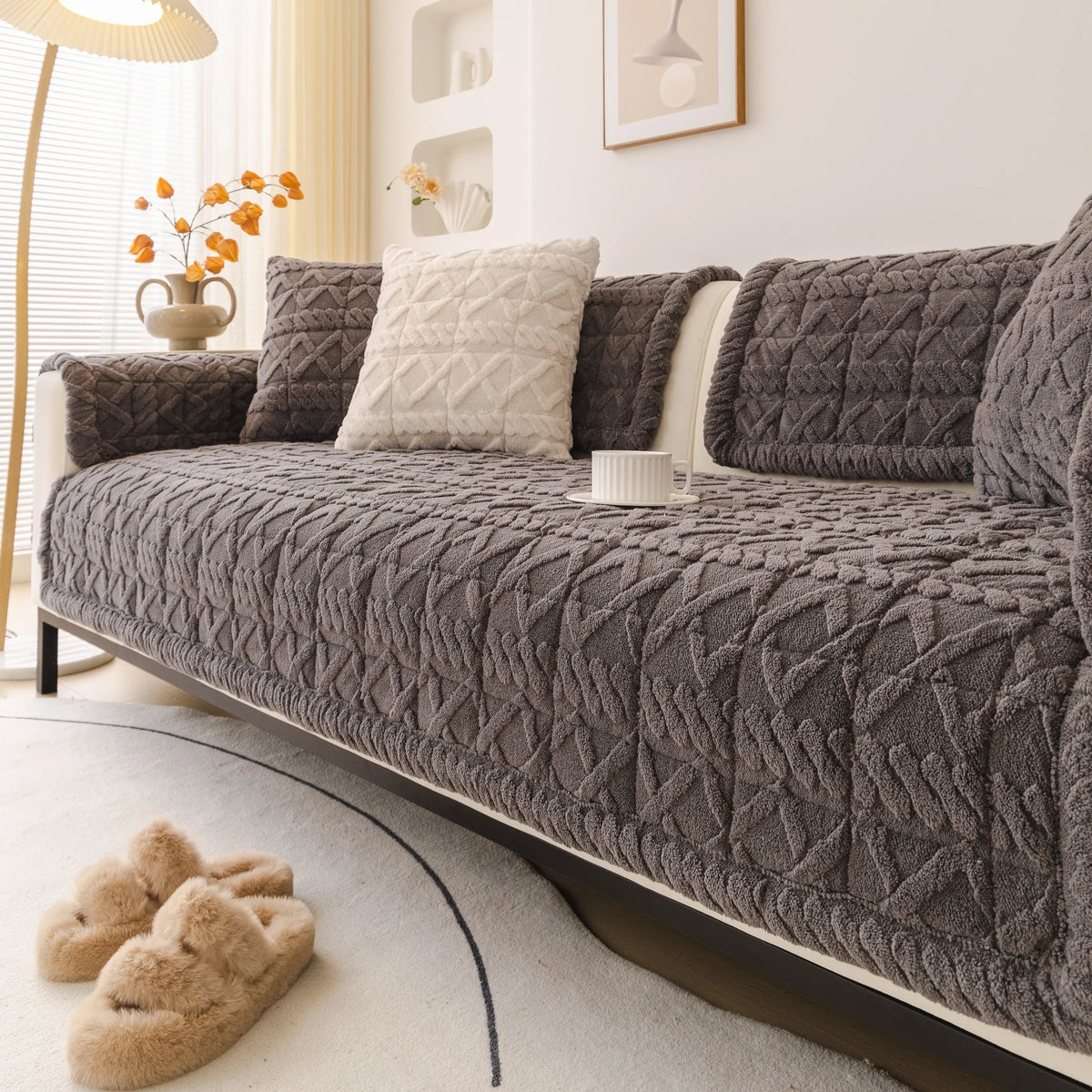 【SlumberHome】 Solid Color Quilted Sofa Cover - 1 Count Soft Couch Cover for Sofa, Non-slip Cushion Protector for Home Living Room, Bedroom