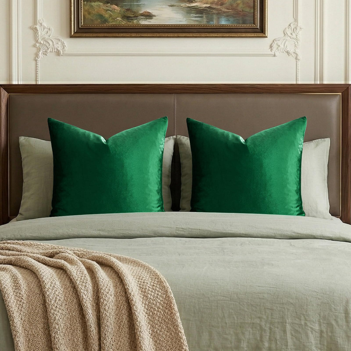 GIGIZAZA Gold Velvet Pillow Covers 18x18 Decorative Pillows Pack of 2