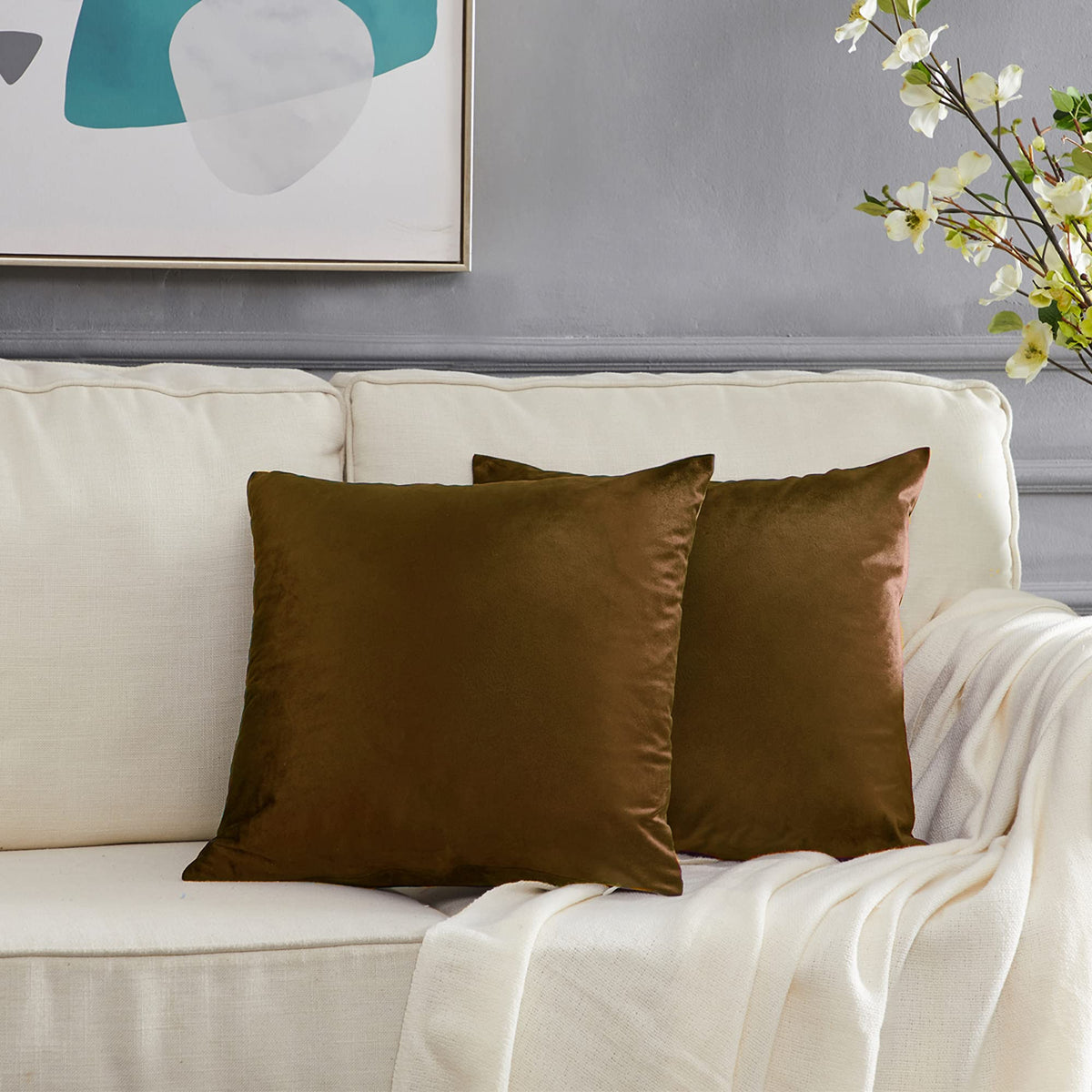 GIGIZAZA Gold Velvet Pillow Covers 18x18 Decorative Pillows Pack of 2