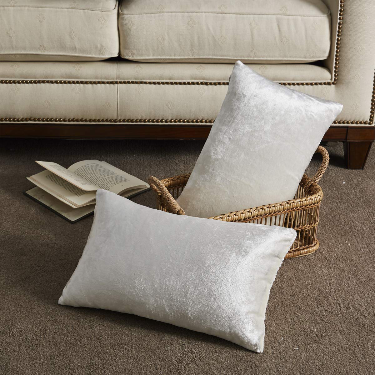 GIGIZAZA Gold Velvet Pillow Covers 18x18 Decorative Pillows Pack of 2