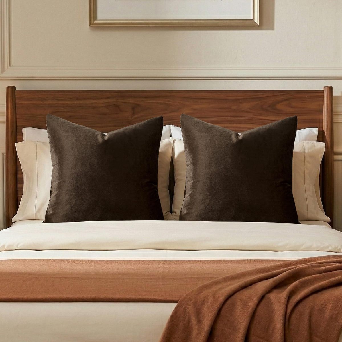 GIGIZAZA Gold Velvet Pillow Covers 18x18 Decorative Pillows Pack of 2