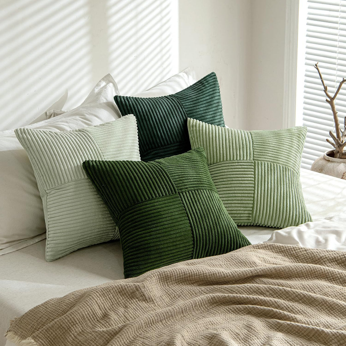 MIULEE Spring Green Decorative Throw Pillow Covers 18x18 Inch Set of 4 Boho Farmhouse Cushion Covers Mordern Nordic Pillow Cases Soft Corduroy Gradient Home Decor for Couch Sofa Living Room Bed