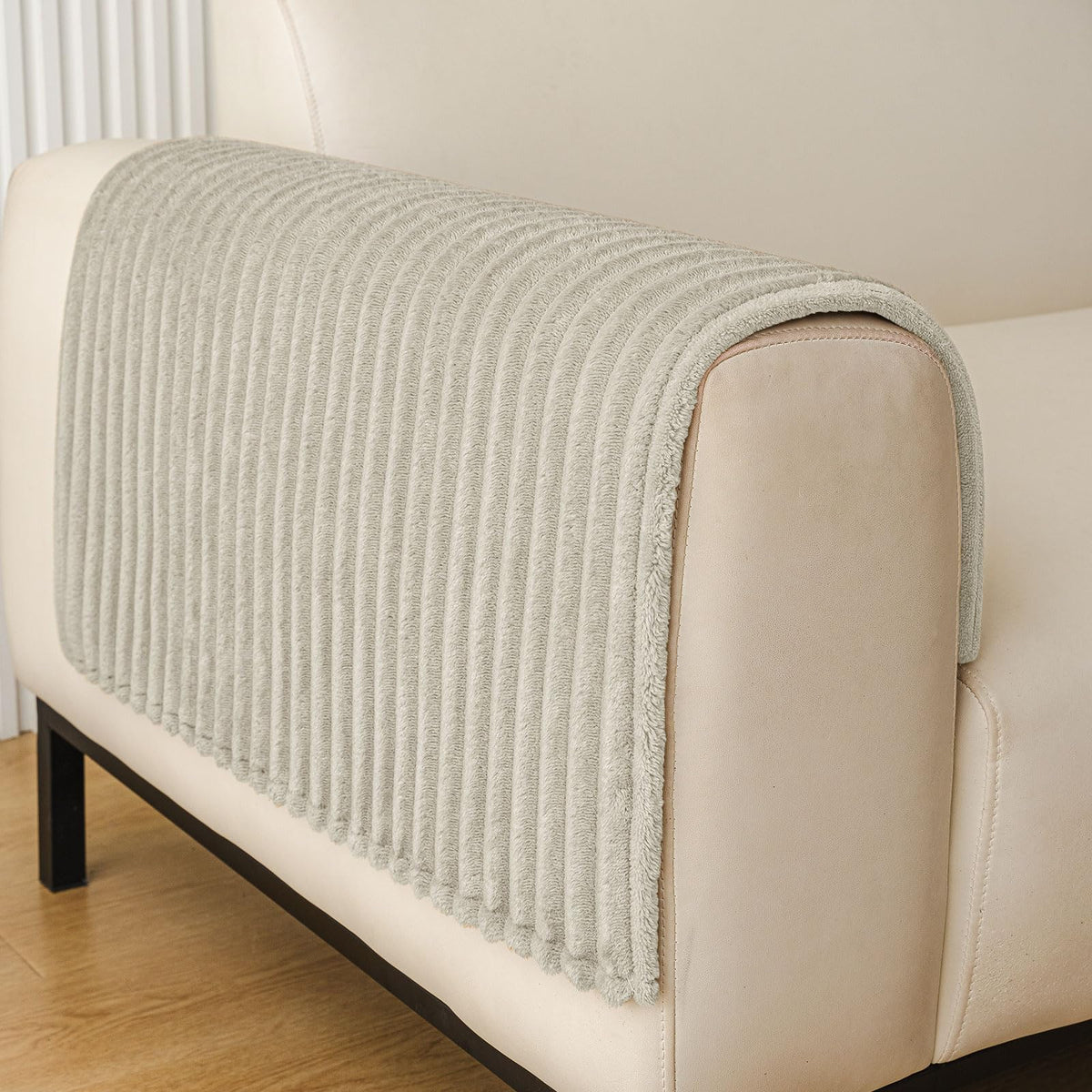 hyha Waterproof Couch Cover for Dogs, Non-Slip Pet Sofa Covers Washable