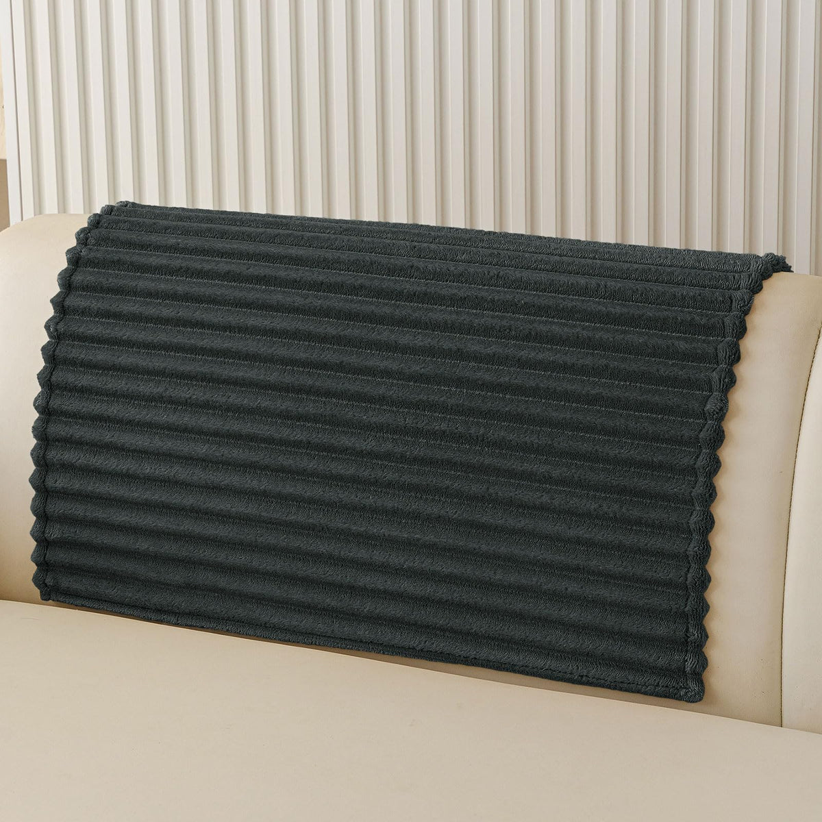 hyha Waterproof Couch Cover for Dogs, Non-Slip Pet Sofa Covers Washable