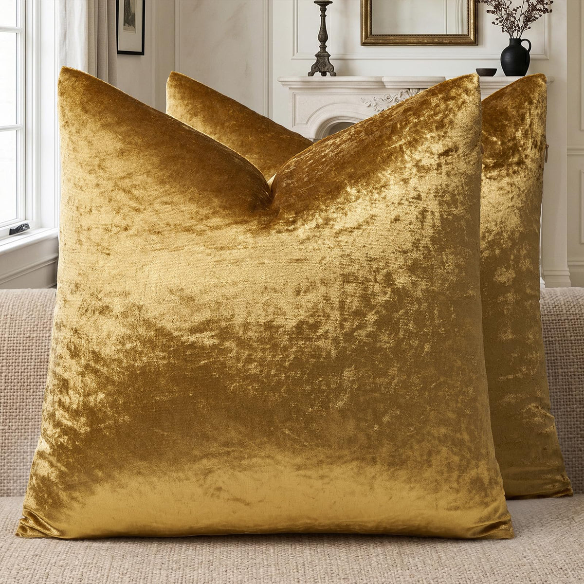 GIGIZAZA Gold Velvet Pillow Covers 18x18 Decorative Pillows Pack of 2