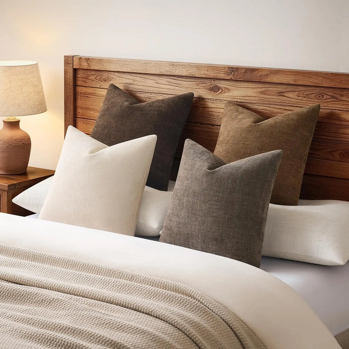 4Pcs Throw Pillow Covers 18x18 Inch / 20x20 Inch Chenille Textured Neutral Brown Soft Pillow Covers Solid Decorative Farmhouse Cushion Covers Home Boho Western Decor for Couch Sofa Bed Living Room Bedroom Decor