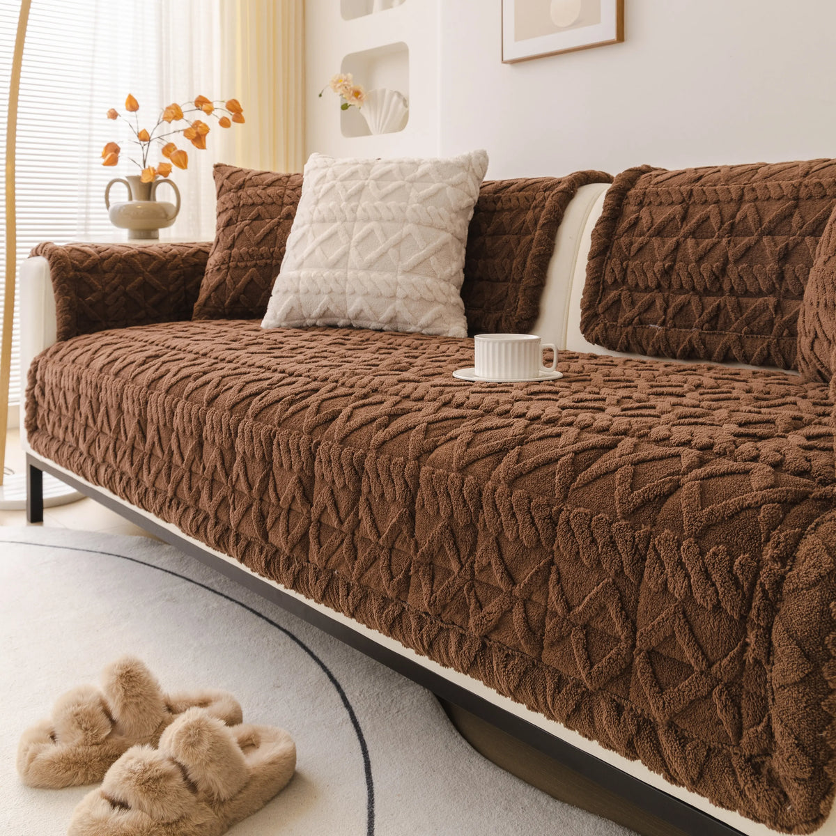 【SlumberHome】 Solid Color Quilted Sofa Cover - 1 Count Soft Couch Cover for Sofa, Non-slip Cushion Protector for Home Living Room, Bedroom