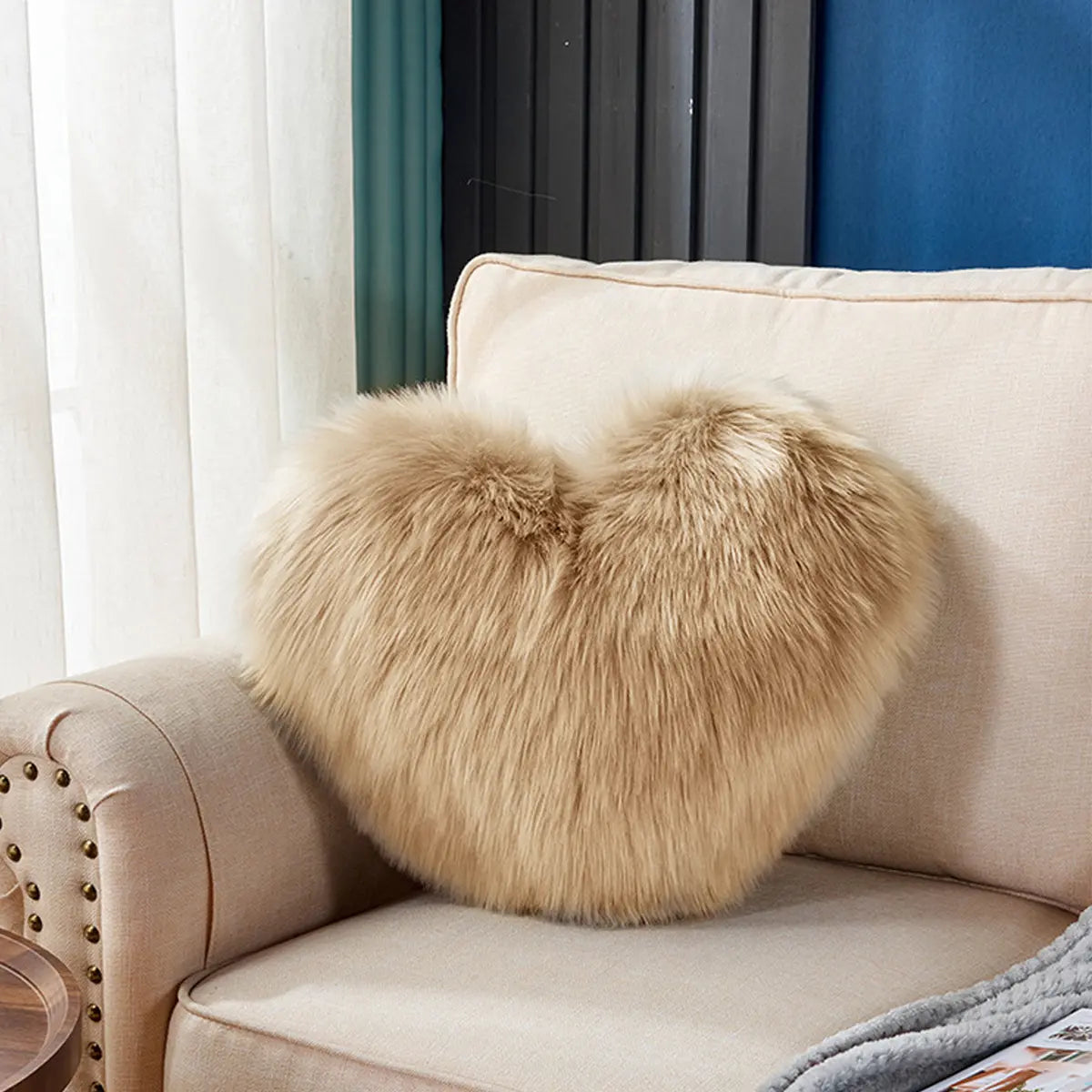 Faux Wool Heart Pillow Cover, Soft Furry Cushion, Soft and Comfortable, Easy to Wash, Foldable and Detachable, Ideal for Living Room and Bedroom Decor, Bedroom Decorative Accessories, Room Cozy Accessories