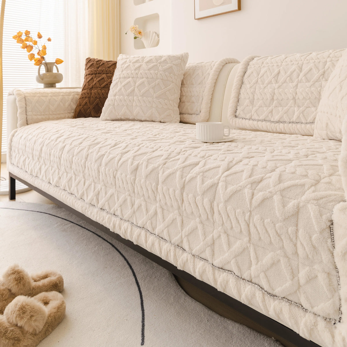 【SlumberHome】 Solid Color Quilted Sofa Cover - 1 Count Soft Couch Cover for Sofa, Non-slip Cushion Protector for Home Living Room, Bedroom
