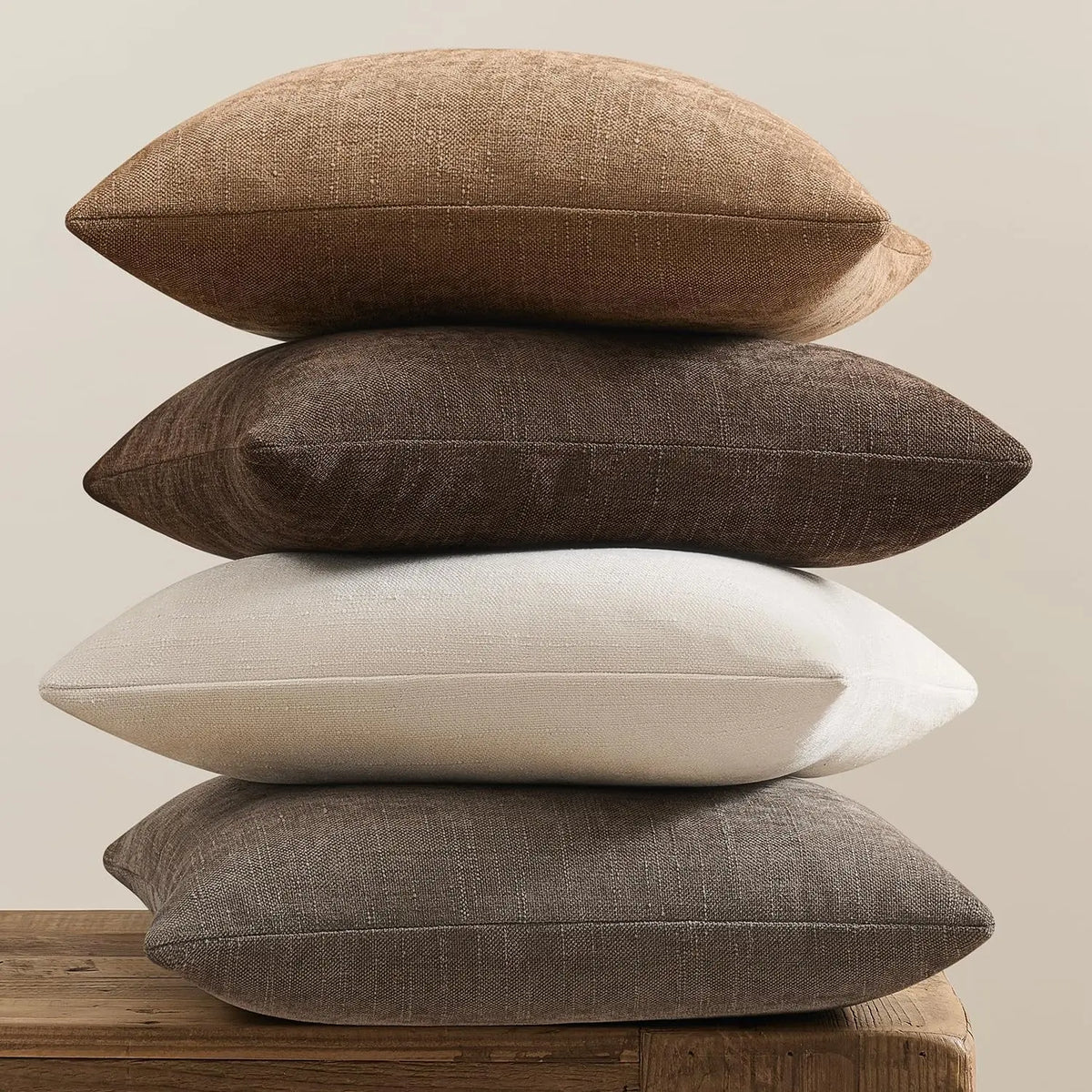 4Pcs Throw Pillow Covers 18x18 Inch / 20x20 Inch Chenille Textured Neutral Brown Soft Pillow Covers Solid Decorative Farmhouse Cushion Covers Home Boho Western Decor for Couch Sofa Bed Living Room Bedroom Decor